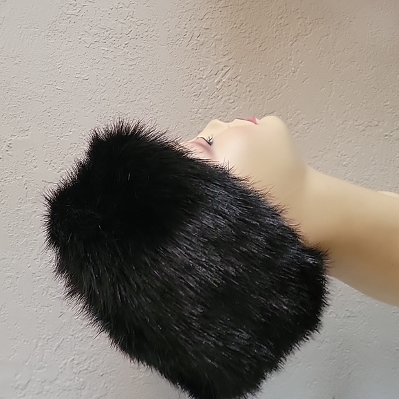 FAB FAUX Fur Hat - Picture 3 of 10